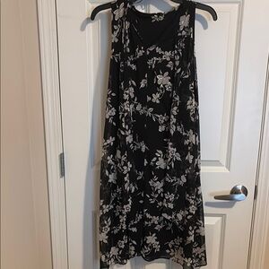 Robbie Bee Black and White Floral Midi Dress